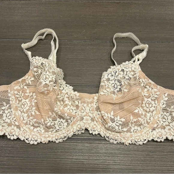 Wacoal 65191 Embrace Lace Underwire Bra - Picture 1 of 6